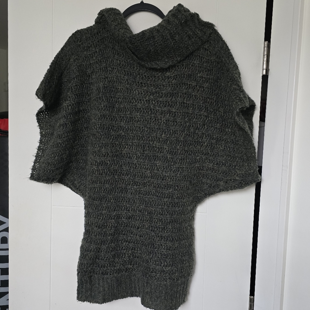 Free People Chunky Knit Dropped Shoulder Sweater size M - Picture 6 of 8